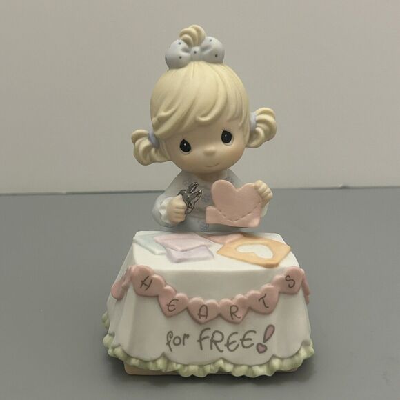 Precious Moments Giving My Heart Freely Girl Sitting w/Hearts Enesco 2000 NO BOX - Picture 1 of 7